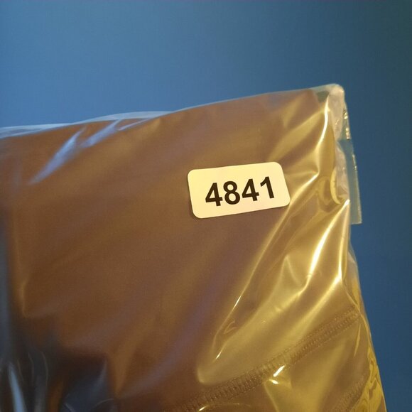 Zyia Leggings Womens 12 Wine Purple Brilliant High Rise Capri Pockets Active 20" - Picture 10 of 10